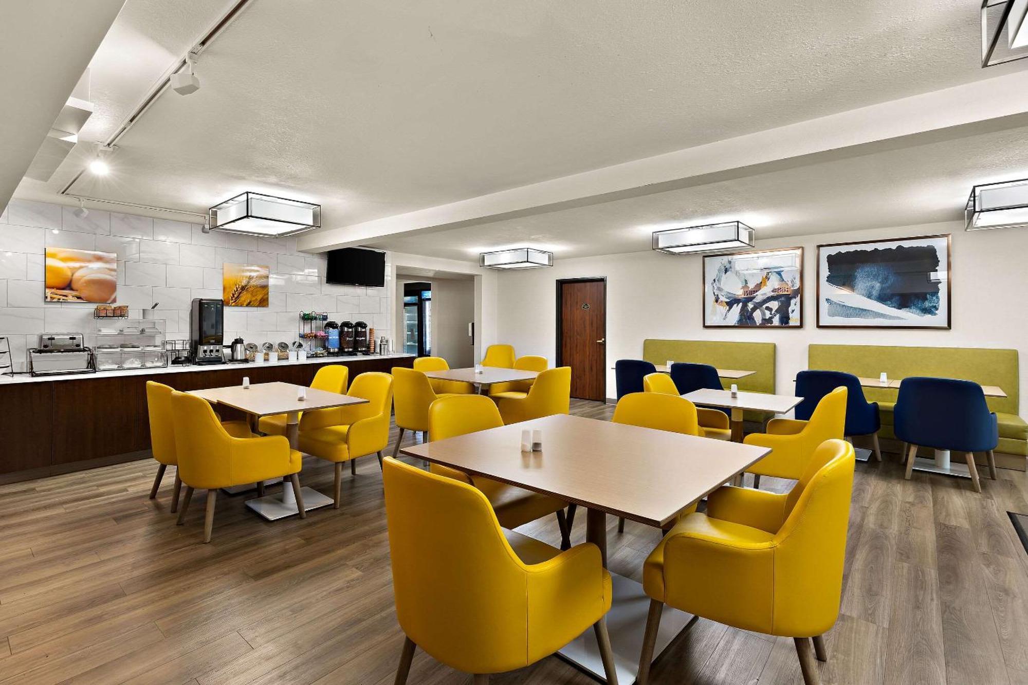 Hotel Comfort & 3*