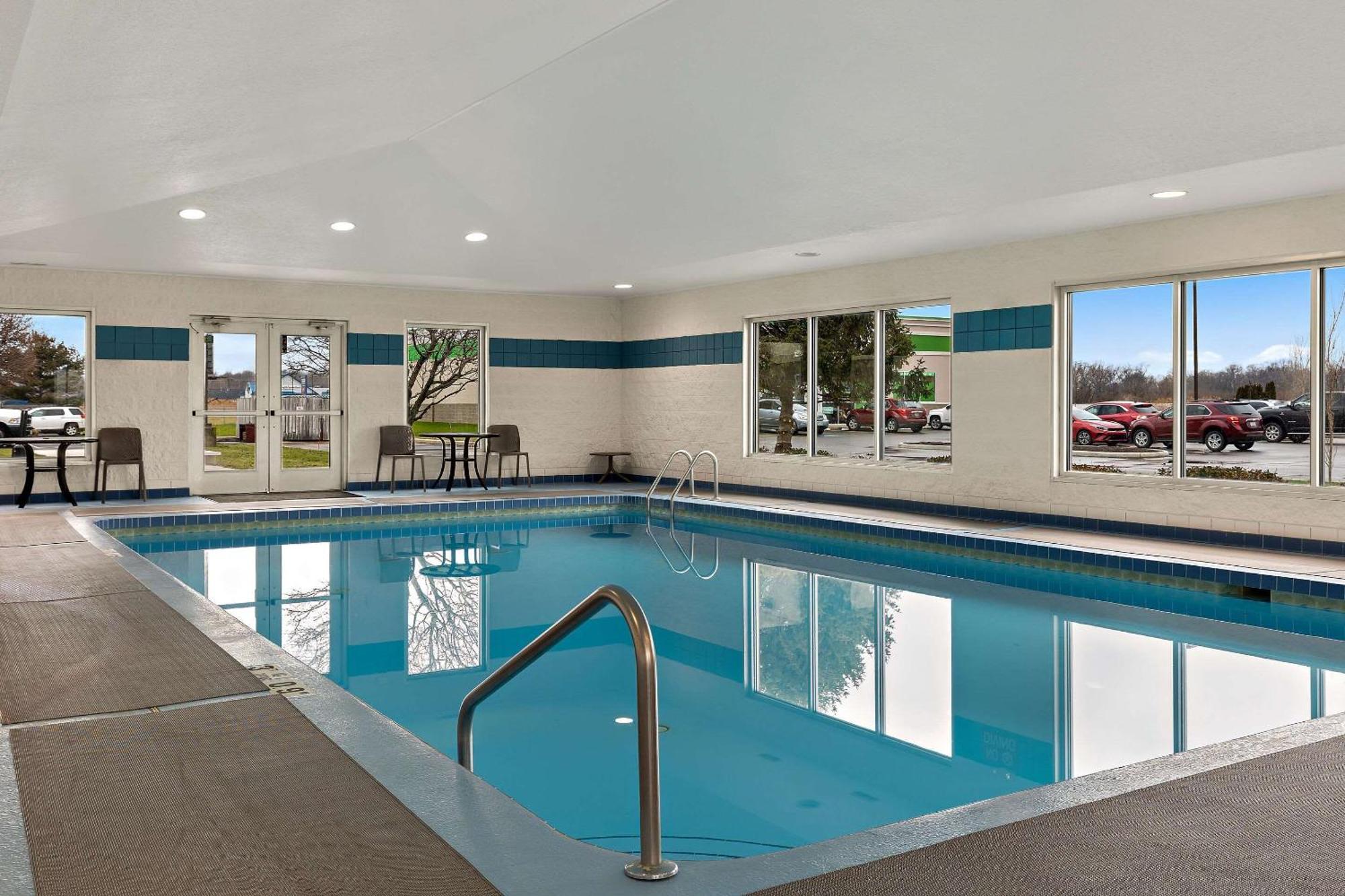 Hotel Comfort & 3*