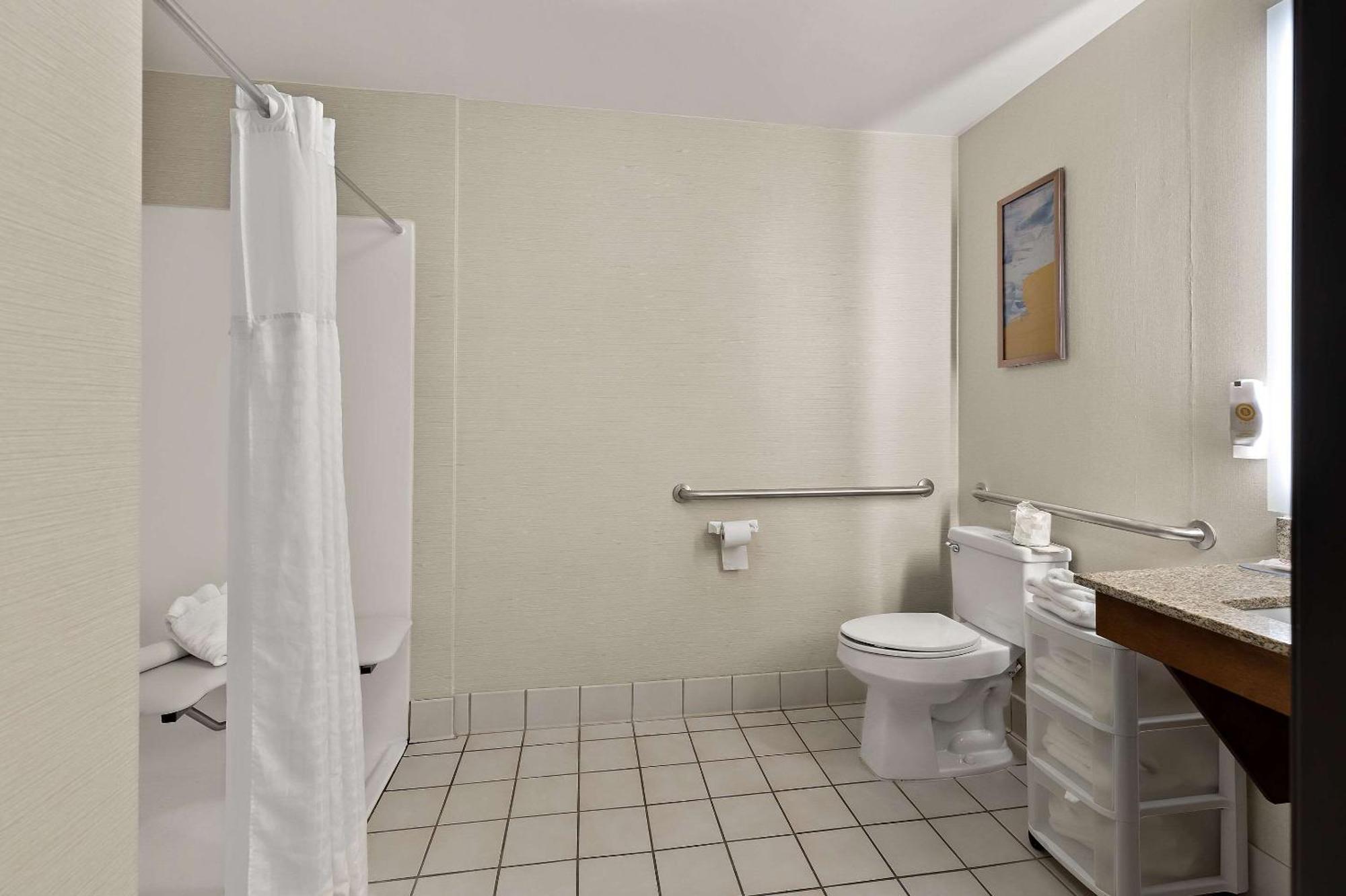 Hotel Comfort & 3*